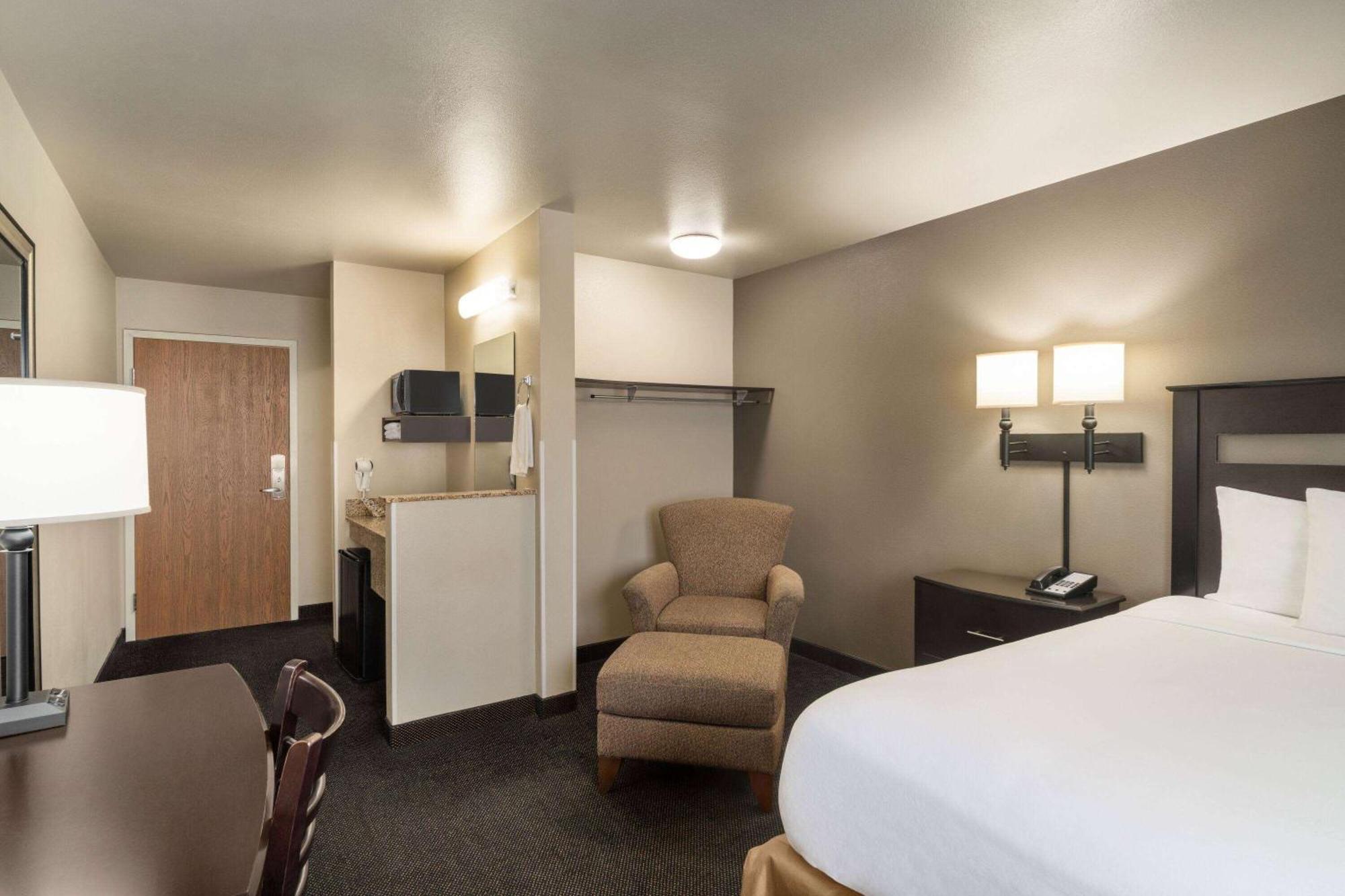Travelodge By Wyndham Hotel