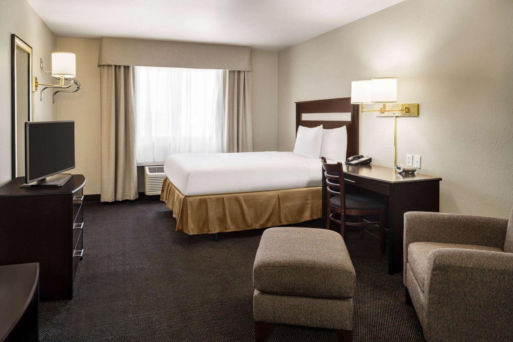 Travelodge By Wyndham Hotel 2*
