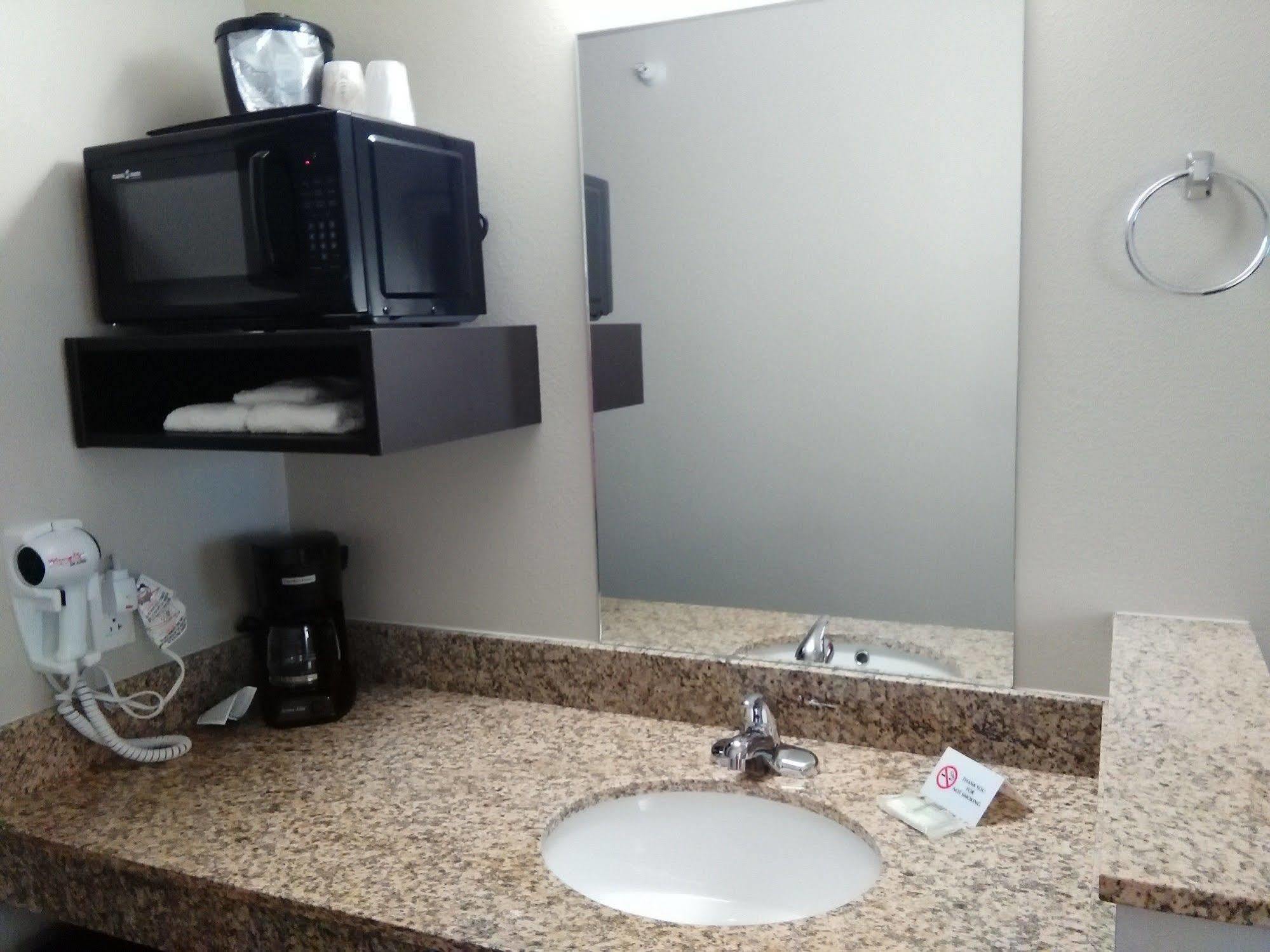 Travelodge By Wyndham 2* Dexter